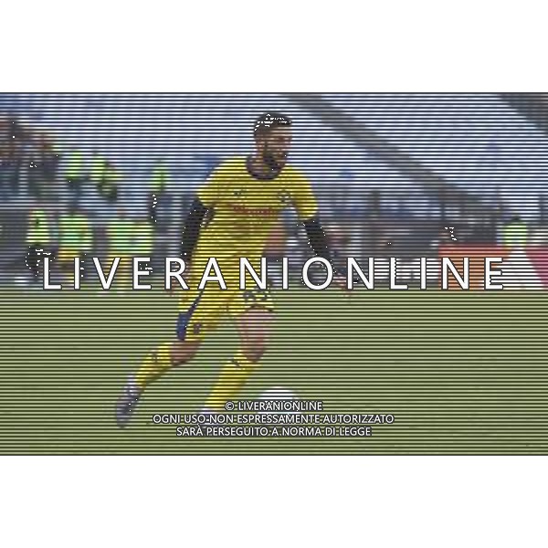 Roberto Gagliardini of Hellas Verona FC play the ball during AS Roma vs Hellas Verona FC, 5° Serie A Enilive 2025-26 game at Olimpic stadium in Roma (RM), Italy, on September 28, 2025. (Photo by Davide Casentini) AG ALDO LIVERANI SAS
