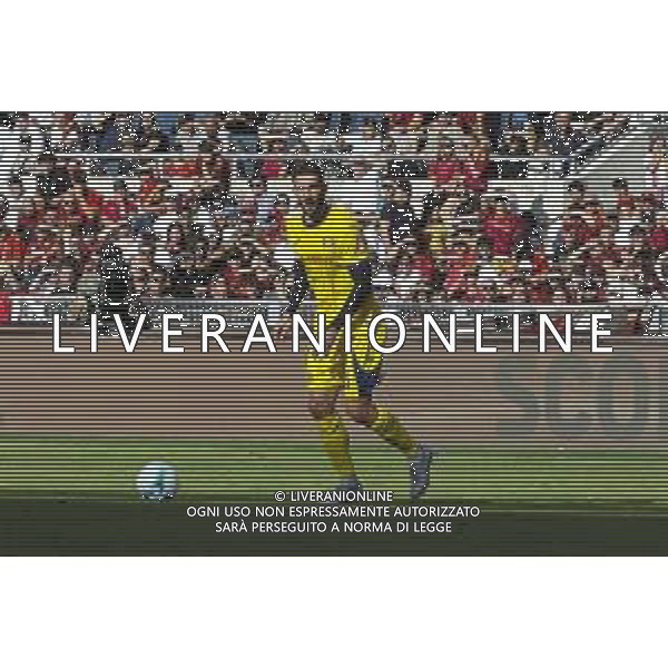 Roberto Gagliardini of Hellas Verona FC play the ball during AS Roma vs Hellas Verona FC, 5° Serie A Enilive 2025-26 game at Olimpic stadium in Roma (RM), Italy, on September 28, 2025. (Photo by Davide Casentini) AG ALDO LIVERANI SAS