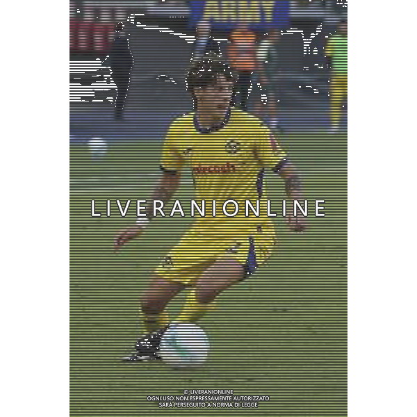 Domagoj Bradaric of Hellas Verona FC play the ball during AS Roma vs Hellas Verona FC, 5° Serie A Enilive 2025-26 game at Olimpic stadium in Roma (RM), Italy, on September 28, 2025. (Photo by Davide Casentini) AG ALDO LIVERANI SAS