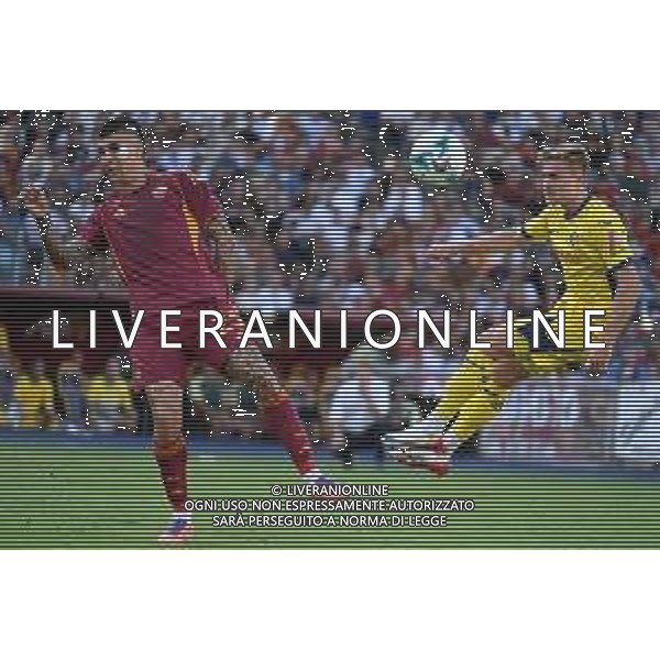 TVPG AS Roma vs Hellas Verona Fc nella foto Gianluca Mancini (As Roma) a contrasto con Martin Frese (Hellas Verona Fc) 28-09-2025 Stadio Olimpico, Roma (ITA) - Serie A Enilive 2025/26 Quinta Giornata ©TVPG Pasquale Golia - AGENZIA ALDO LIVERANI SAS