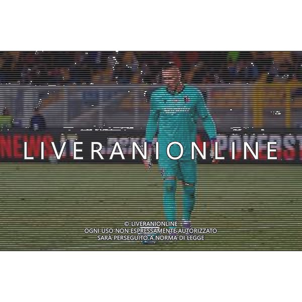 TVEM September 28, 2025 Lecce, Italy - US Lecce vs Bologna FC - Italian soccer serie A 2025/26 - Via Del Mare Stadium. In the pic: Lukasz Skorupski of Bologna FC FOTO EMMANUELE MASTRODONATO-AG ALDO LIVERANI SAS