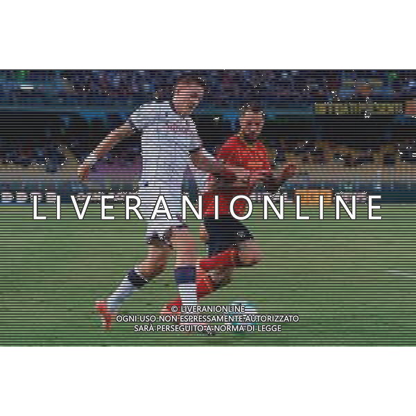 TVEM September 28, 2025 Lecce, Italy - US Lecce vs Bologna FC - Italian soccer serie A 2025/26 - Via Del Mare Stadium. In the pic: Emil Holm of Bologna FC in action against Tete Morente of US Lecce FOTO EMMANUELE MASTRODONATO-AG ALDO LIVERANI SAS
