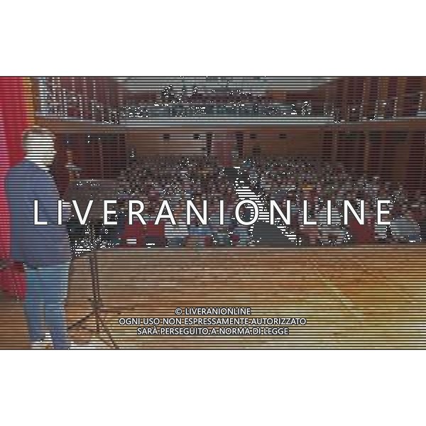 IMOLA TEATRO OSSERVANZA INCONTRO PUBBLICO PER GAZA COLLEGAMENTO CON GIORNALISTA LORENZO D\'AGOSTINO CHE SI TROVA SU BORDO GLOBAL SUMUD FLOTILLA CHE VA VERSO GAZA NELLA FOTO SINDACO MARCO PANIERI ©SANNA - AGENZIA ALDO LIVERANI SAS