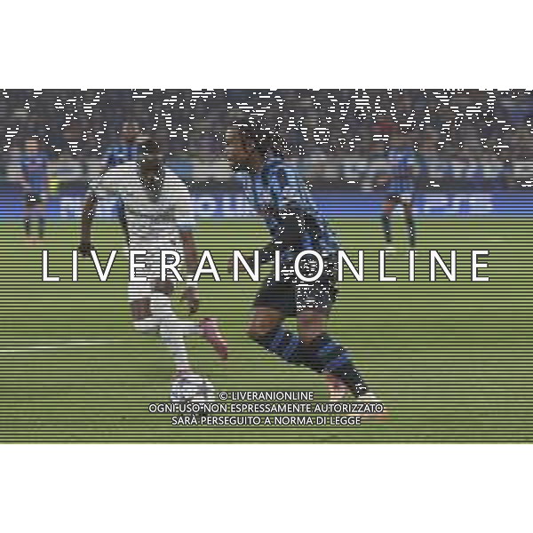 Ademola Lookman of Atalanta BC competes for the ball with Carlos Forbs of Club Brugge during Atalanta BC vs Club Brugge, Chanpions League 2025-26 League phase, Matchday 2°, game at New Balance Arena in Bergamo (BG), Italy, on September 30, 2025. (Photo by Davide Casentini)- AGENZIA ALDO LIVERANI SAS