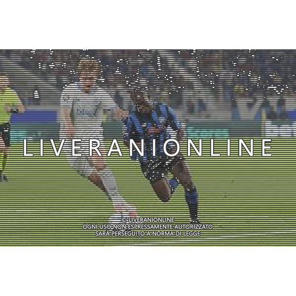 Kamal Deen Sulemana "Kamaldeen" of Atalanta BC competes for the ball with Cisse Sandra of Club Brugge during Atalanta BC vs Club Brugge, Chanpions League 2025-26 League phase, Matchday 2°, game at New Balance Arena in Bergamo (BG), Italy, on September 30, 2025. (Photo by Davide Casentini)- AGENZIA ALDO LIVERANI SAS