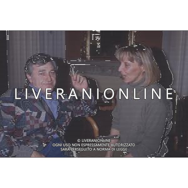 DIAP-RETROSPETTIVA PIERANGELO BERTOLI CANTANTE NELLA FTO PIERANGELO BERTOLI AL FESTIVAL DI SANREMO NELL\'ANNO 1992 CON LA MOGLIE BRUNA PATACCINI AG ALDO LIVERANI SAS