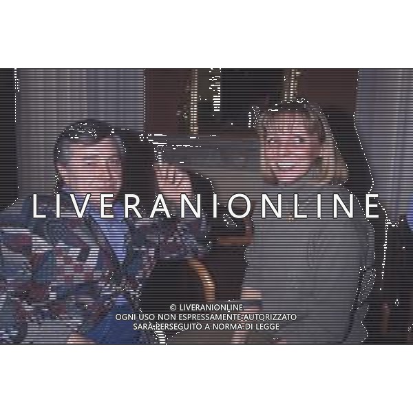 DIAP-RETROSPETTIVA PIERANGELO BERTOLI CANTANTE NELLA FTO PIERANGELO BERTOLI AL FESTIVAL DI SANREMO NELL\'ANNO 1992 CON LA MOGLIE BRUNA PATACCINI AG ALDO LIVERANI SAS