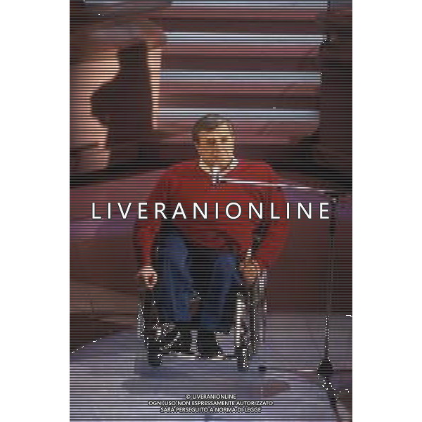 DIAP-RETROSPETTIVA PIERANGELO BERTOLI CANTANTE NELLA FTO PIERANGELO BERTOLI AL FESTIVAL DI SANREMO NELL\'ANNO 1992 AG ALDO LIVERANI SAS