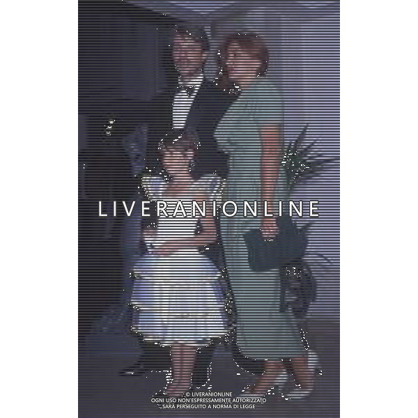 DIAP-RETROSPETTIVA RICKY TOGNAZZI ATTORE NELLA FOTO RICKY TOGNAZZI E SIMONA IZZO A TAORMINA NELL\'ANNO 1991 AG ALDO LIVERANI SAS