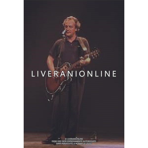 DIAP-RETROSPETTIVA EUGENIO FINARDI CANTANTE NELLA FOTO EUGENIO FINARDI NELL\'ANNO 1992 AG ALDO LIVERANI SAS