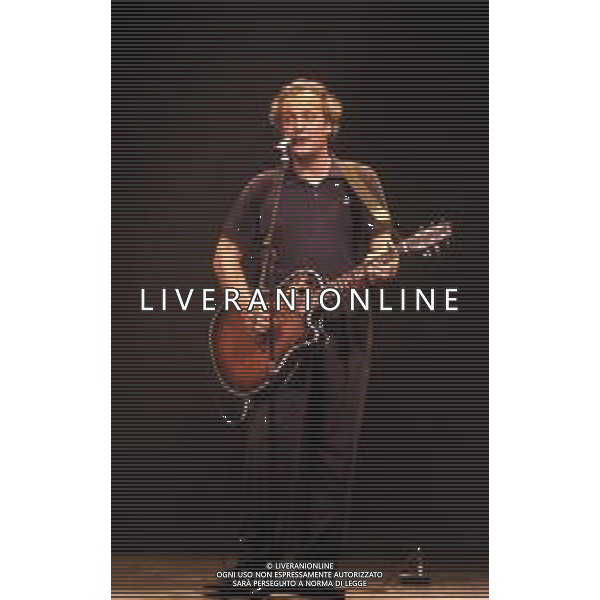 DIAP-RETROSPETTIVA EUGENIO FINARDI CANTANTE NELLA FOTO EUGENIO FINARDI NELL\'ANNO 1992 AG ALDO LIVERANI SAS