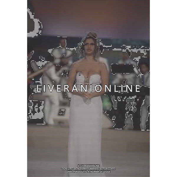 DIAP-RETROSPETTIVA DEBORA CAPRIOGLIO ATTRICE NELLA FOTO DEBORA CAPRIOGLIO NELLA TRASMISSIONE TELEVISIVA “ SAPORE DI MARE “NELL\'ANNO 1991 A MILANO AG ALDO LIVERANI SAS