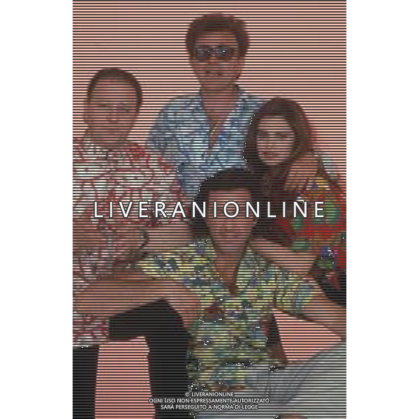DIAP-RETROSPETTIVA DEBORA CAPRIOGLIO ATTRICE NELLA FOTO DEBORA CAPRIOGLIO NELLA TRASMISSIONE TELEVISIVA “ SAPORE DI MARE “CON LUCA BARBARESCHI-MASSIMO BOLDI E TEO TEOCOLI NELL\'ANNO 1991 A MILANO AG ALDO LIVERANI SAS 