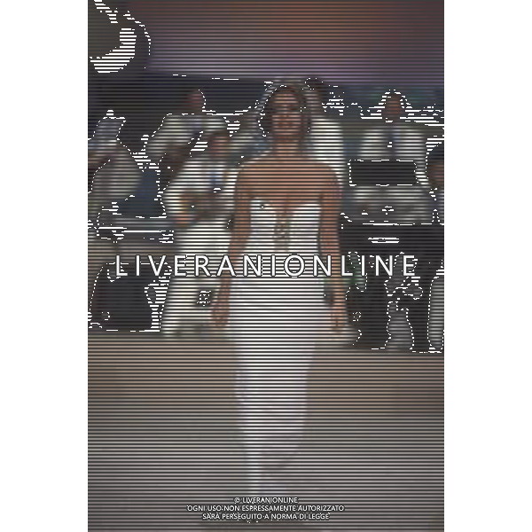 DIAP-RETROSPETTIVA DEBORA CAPRIOGLIO ATTRICE NELLA FOTO DEBORA CAPRIOGLIO NELLA TRASMISSIONE TELEVISIVA “ SAPORE DI MARE “NELL\'ANNO 1991 A MILANO AG ALDO LIVERANI SAS