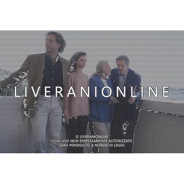 DIAP-RETROSPETTIVA MARCELLO MASTROIANNI ATTORE NELLA FOTO JEANNE MOREAU CON MARCELLO MASTROIANNI AL FESTIVAL INTERNAZIONALE DEL CINEMA DI CANNES NELL\'ANNO 1991 E IL CAST DEL FILM AG ALDO LIVERANI SAS 