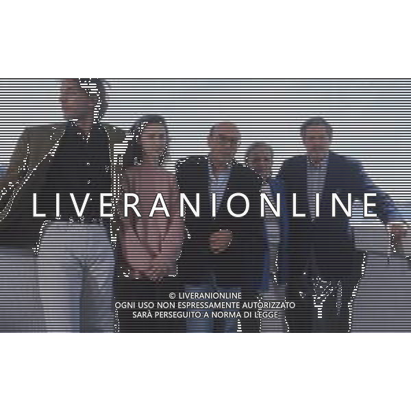 DIAP-RETROSPETTIVA MARCELLO MASTROIANNI ATTORE NELLA FOTO JEANNE MOREAU CON MARCELLO MASTROIANNI AL FESTIVAL INTERNAZIONALE DEL CINEMA DI CANNES NELL\'ANNO 1991 E IL CAST DEL FILM AG ALDO LIVERANI SAS 