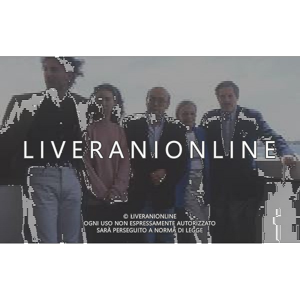 DIAP-RETROSPETTIVA MARCELLO MASTROIANNI ATTORE NELLA FOTO JEANNE MOREAU CON MARCELLO MASTROIANNI AL FESTIVAL INTERNAZIONALE DEL CINEMA DI CANNES NELL\'ANNO 1991 E IL CAST DEL FILM AG ALDO LIVERANI SAS 