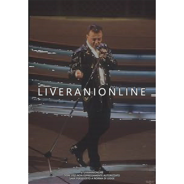 DIAP-RETROSPETTIVA ENRICO RUGGERI CANTANTE NELLA FOTO ENRICO RUGGERI AL FESTIVAL DI SANREMO NELL\'ANNO 1993 AG ALDO LIVERANI SAS
