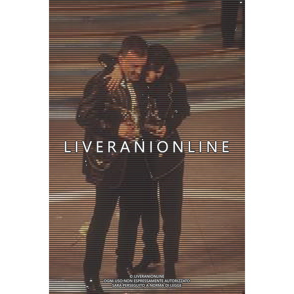 DIAP-RETROSPETTIVA ENRICO RUGGERI CANTANTE NELLA FOTO ENRICO RUGGERI AL FESTIVAL DI SANREMO NELL\'ANNO 1993 CON LAURA PAUSINI AG ALDO LIVERANI SAS