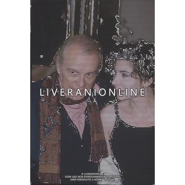 DIAP-RETROSPETTIVA GIORGIO ALBERTAZZI ATTORE NELLA FOTO GIORGIO ALBERTAZZI COM MILLY D\'ABBRACCIO NELL\'ANNO 1992 A MILANO AG ALDO LIVERANI SAS