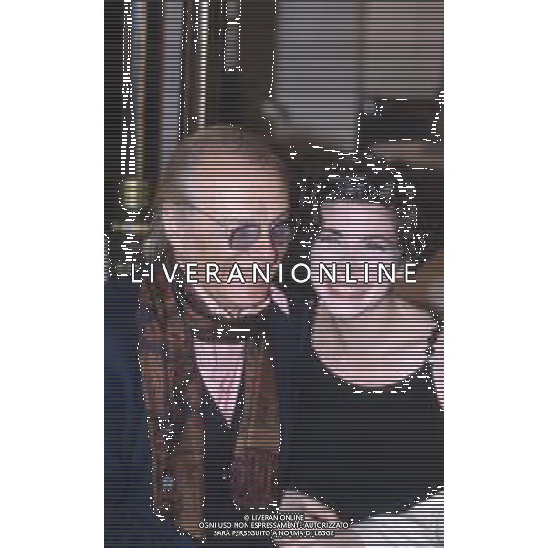 DIAP-RETROSPETTIVA GIORGIO ALBERTAZZI ATTORE NELLA FOTO GIORGIO ALBERTAZZI COM MILLY D\'ABBRACCIO NELL\'ANNO 1992 A MILANO AG ALDO LIVERANI SAS