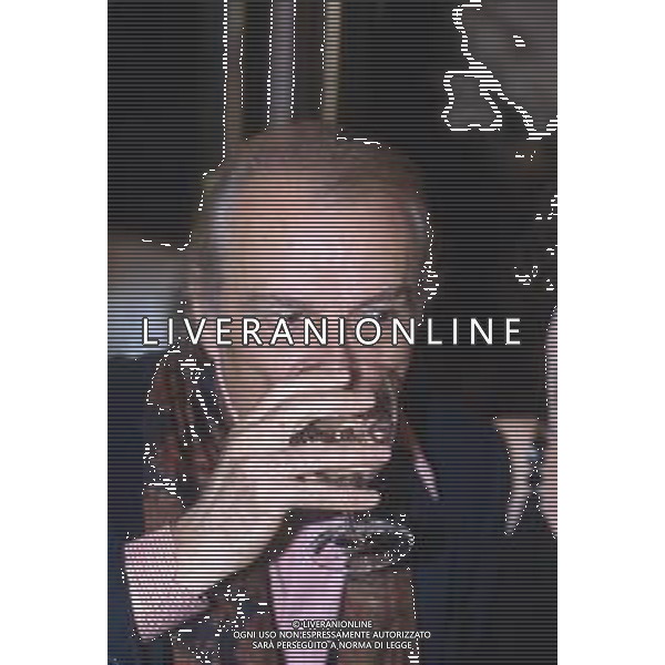 DIAP-RETROSPETTIVA GIORGIO ALBERTAZZI ATTORE NELLA FOTO GIORGIO ALBERTAZZI COM MILLY D\'ABBRACCIO NELL\'ANNO 1992 A MILANO AG ALDO LIVERANI SAS