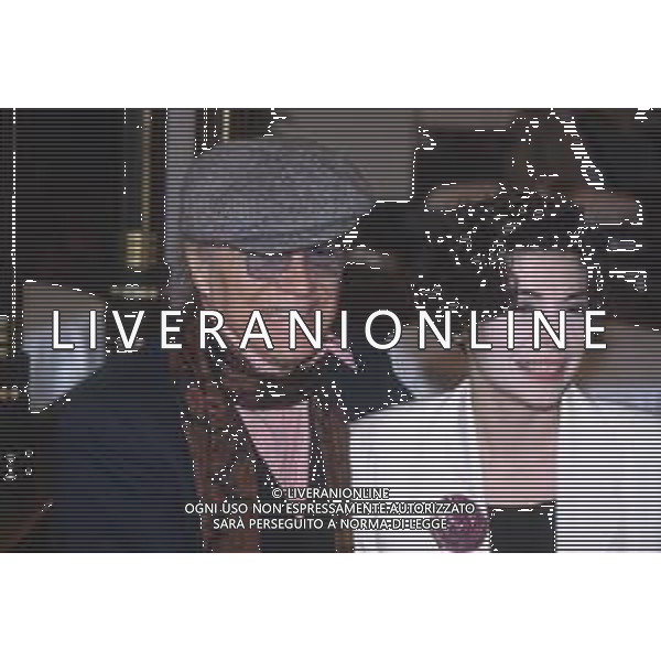 DIAP-RETROSPETTIVA GIORGIO ALBERTAZZI ATTORE NELLA FOTO GIORGIO ALBERTAZZI COM MILLY D\'ABBRACCIO NELL\'ANNO 1992 A MILANO AG ALDO LIVERANI SAS
