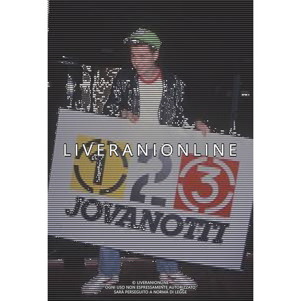 DIAP-RETROSPETTIVA LORENZO JOVANOTTI CANTANTE NLLA FOTO LORENZO JOVANOTTI A MILANO NELL\'ANNO 1985-90 AG ALDO LIVERANI SAS