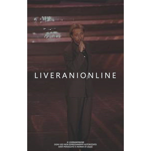 DIAP-RETROSPETTIVA AMEDEO MINGHI CANTANTE NELLA FOTO AMEDEO MINGHI A SANREMO NELL\'ANNO 1992 AG ALDO LIVERANI SAS