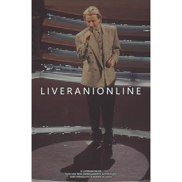 DIAP-RETROSPETTIVA AMEDEO MINGHI CANTANTE NELLA FOTO AMEDEO MINGHI A SANREMO NELL\'ANNO 1992 AG ALDO LIVERANI SAS