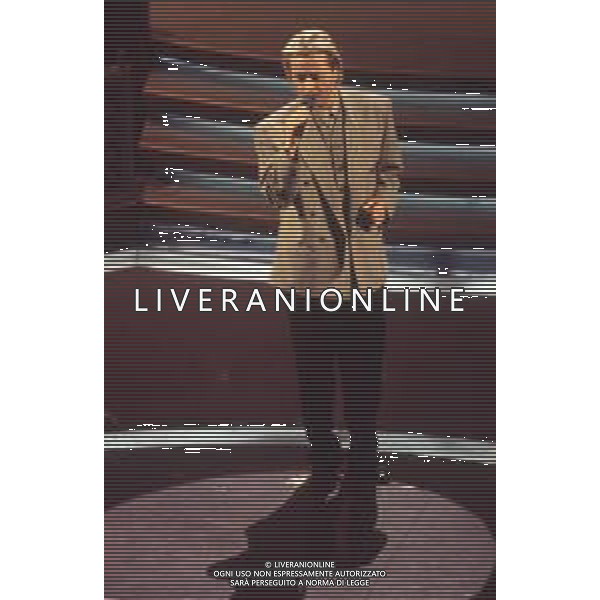 DIAP-RETROSPETTIVA AMEDEO MINGHI CANTANTE NELLA FOTO AMEDEO MINGHI A SANREMO NELL\'ANNO 1992 AG ALDO LIVERANI SAS