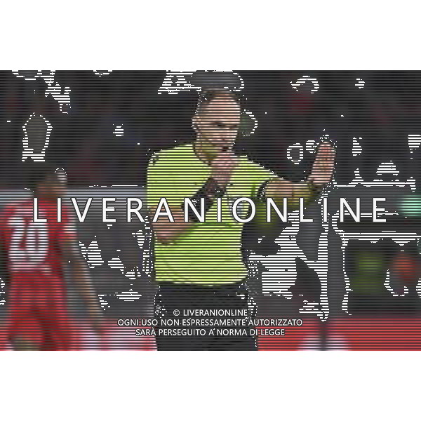 TVRG Bologna vs Friburgo nella foto l\'arbitro Nenad Minakovic (SRB) Bologna 02-10-2025 Stadio Renato Dall\'Ara Bologna vs Friburgo UEFA Europa League fase a girone unico - 2a giornata foto Roberto Garavaglia/Agenzia Aldo Liverani sas