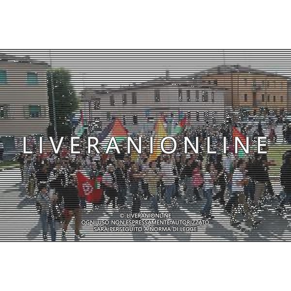 IMOLA 03 10 2025 PROTESTA PER PALESTINA LIBERA E PER LA FLOTILLA VERSO GAZA E SCIOPERO GENERALE CGIL IMOLA IN DIFESA DI FLOTILLA PER GAZA NELLA FOTO UN BLOCCO STRADALE ALLA ROTONDA DI VIA SELICE DA PARTE DEI MANIFESTANTI DELLLA PROTESTA E LO SCIPERO PRO PALESTINA ©SANNA - AGENZIA ALDO LIVERANI SAS