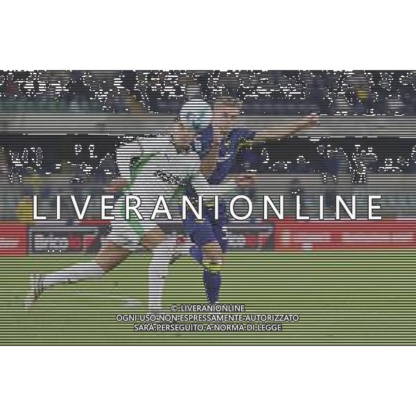 Cristian Volpato of US Sassuolo battle for the ball with Martin Frese of Hellas Verona FC during Hellas Verona FC vs US Sassuolo, 6° Serie A Enilive 2025-26 game at Marcantonio Bentegodi stadium in Verona (VR), Italy, on October 03, 2025. (Photo by Davide Casentini) AG ALDO LIVERANI SAS