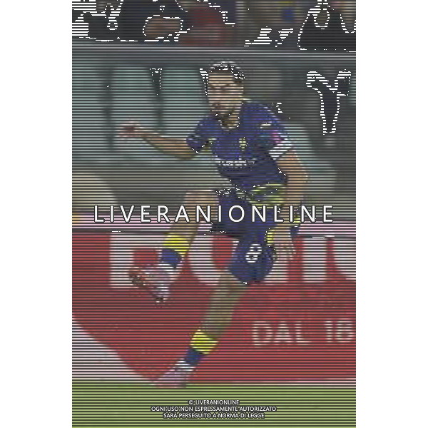 Suat Serdar of Hellas Verona FC play the ball during Hellas Verona FC vs US Sassuolo, 6° Serie A Enilive 2025-26 game at Marcantonio Bentegodi stadium in Verona (VR), Italy, on October 03, 2025. (Photo by Davide Casentini) AG ALDO LIVERANI SAS