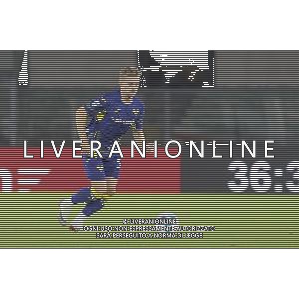 Martin Frese of Hellas Verona FC play the ball during Hellas Verona FC vs US Sassuolo, 6° Serie A Enilive 2025-26 game at Marcantonio Bentegodi stadium in Verona (VR), Italy, on October 03, 2025. (Photo by Davide Casentini) AG ALDO LIVERANI SAS