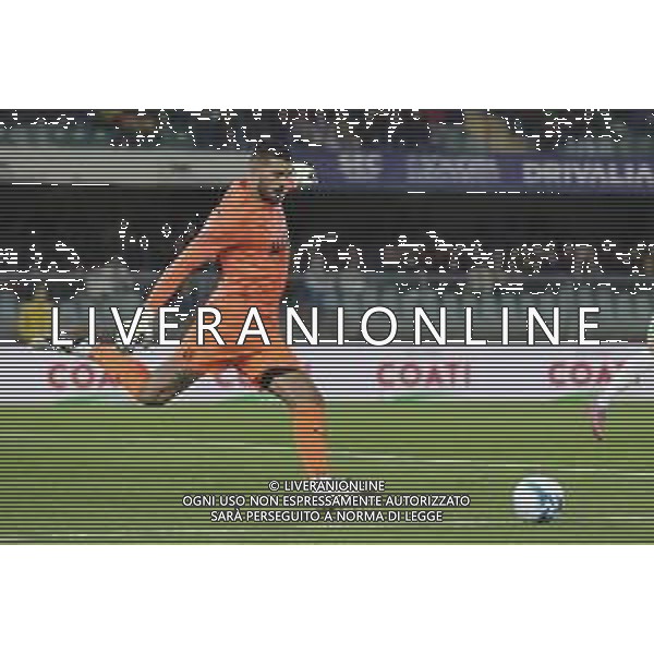 Arijanet Muric of US Sassuolo. play the ball during Hellas Verona FC vs US Sassuolo, 6° Serie A Enilive 2025-26 game at Marcantonio Bentegodi stadium in Verona (VR), Italy, on October 03, 2025. (Photo by Davide Casentini) AG ALDO LIVERANI SAS