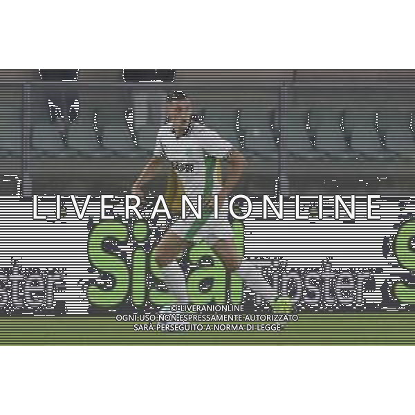 Jay Idzes of US Sassuolo play the ball during Hellas Verona FC vs US Sassuolo, 6° Serie A Enilive 2025-26 game at Marcantonio Bentegodi stadium in Verona (VR), Italy, on October 03, 2025. (Photo by Davide Casentini)- AGENZIA ALDO LIVERANI SAS