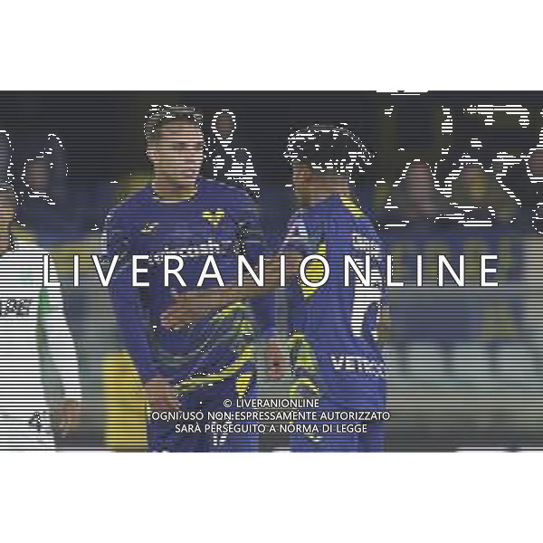 Gift Orban of Hellas Verona FC speaks to Giovane Santana do Nascimiento of Hellas Verona FC during Hellas Verona FC vs US Sassuolo, 6° Serie A Enilive 2025-26 game at Marcantonio Bentegodi stadium in Verona (VR), Italy, on October 03, 2025. (Photo by Davide Casentini)- AGENZIA ALDO LIVERANI SAS