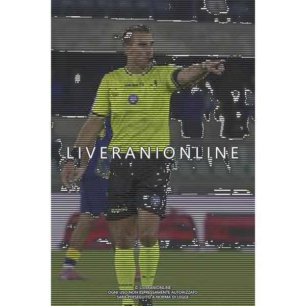 Arbitro - The Referee Francesco Fourneau gestures during Hellas Verona FC vs US Sassuolo, 6° Serie A Enilive 2025-26 game at Marcantonio Bentegodi stadium in Verona (VR), Italy, on October 03, 2025. (Photo by Davide Casentini)- AGENZIA ALDO LIVERANI SAS