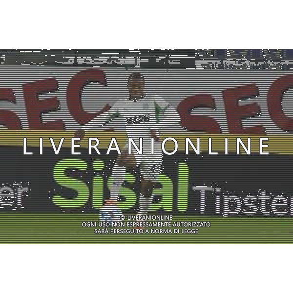 Armand Gaetan Lauriente’ of US Sassuolo play the ball during Hellas Verona FC vs US Sassuolo, 6° Serie A Enilive 2025-26 game at Marcantonio Bentegodi stadium in Verona (VR), Italy, on October 03, 2025. (Photo by Davide Casentini)- AGENZIA ALDO LIVERANI SAS