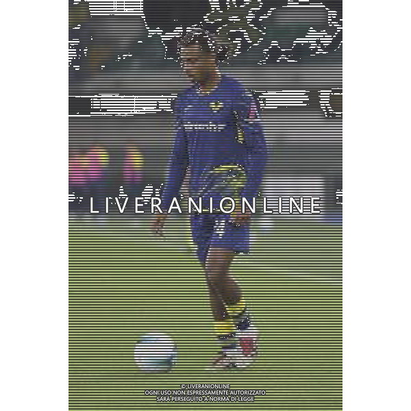 Antoine Joseph Bernede of Hellas Verona FC play the ball during Hellas Verona FC vs US Sassuolo, 6° Serie A Enilive 2025-26 game at Marcantonio Bentegodi stadium in Verona (VR), Italy, on October 03, 2025. (Photo by Davide Casentini)- AGENZIA ALDO LIVERANI SAS