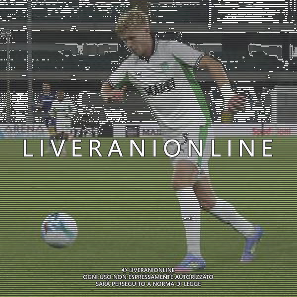 Josh Thomas Doig of US Sassuolo play the ball during Hellas Verona FC vs US Sassuolo, 6° Serie A Enilive 2025-26 game at Marcantonio Bentegodi stadium in Verona (VR), Italy, on October 03, 2025. (Photo by Davide Casentini)- AGENZIA ALDO LIVERANI SAS