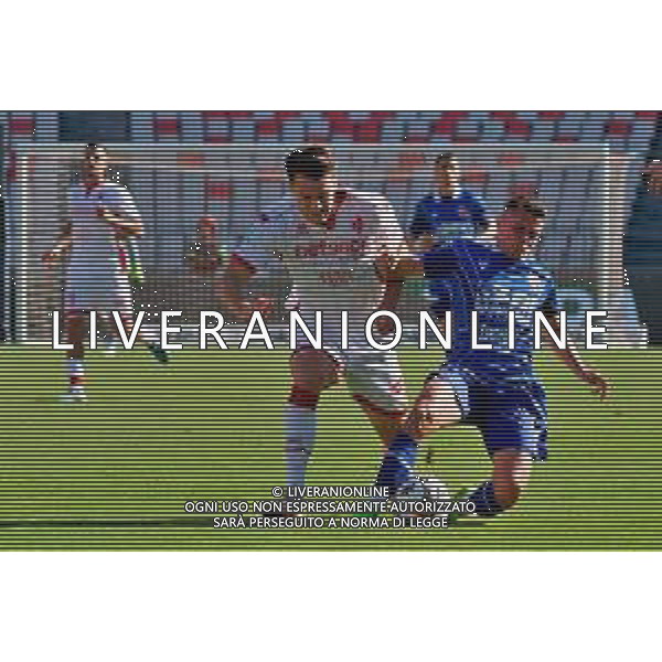 TVEM October 04, 2025 Bari, Italy - SSC Bari vs Padova Calcio - Italian Soccer Serie B 2025/2026 - San Nicola Stadium. In the pic: Alessandro Julian Capelli of Padova Calcio in action against Riccardo Burgio of SSC Bari ©TVEM Emmanuele Mastrodonato - AGENZIA ALDO LIVERANI SAS