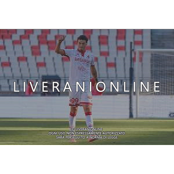 TVEM October 04, 2025 Bari, Italy - SSC Bari vs Padova Calcio - Italian Soccer Serie B 2025/2026 - San Nicola Stadium. In the pic: Leonardo Cerri of SSC Bari celebrates after scoring a goal foto emmauele mastrodonato-ag aldo liverani sas