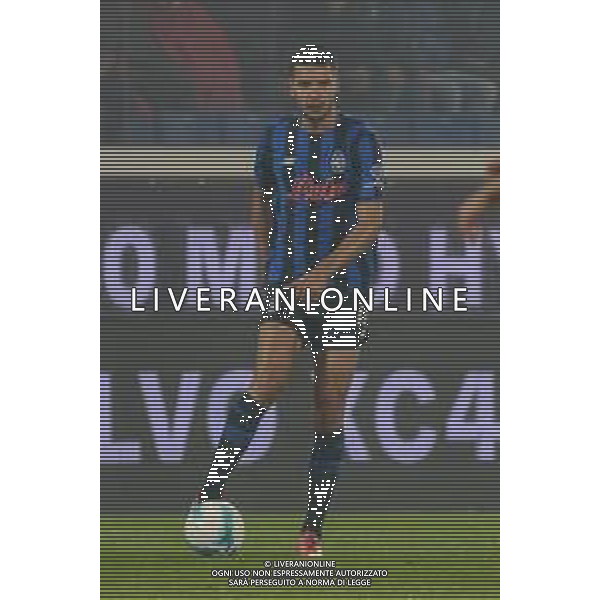 Berat Djimsiti of Atalanta BC play the ball during Atalanta BC vs Como 1907, 6° Serie A Enilive 2025-26 game at New Balance Arena in Bergamo (BG), Italy, on October 04, 2025. (Photo by Davide Casentini)- AGENZIA ALDO LIVERANI SAS
