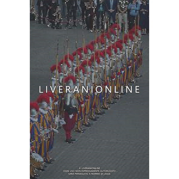 Citta’ del Vaticano 04 Ottobre 2025 Giuramento della Giuramento della Guardia Svizzera Pontificia alla presenza di Sua Santita’ Papa Leone XIV (non accadeva dal 1968 con Paolo VI) nel cortile di San Damaso del Palazzo Apostolico Nella foto: Foto Credit: Andrea Bracaglia- AGENZIA ALDO LIVERANI SAS