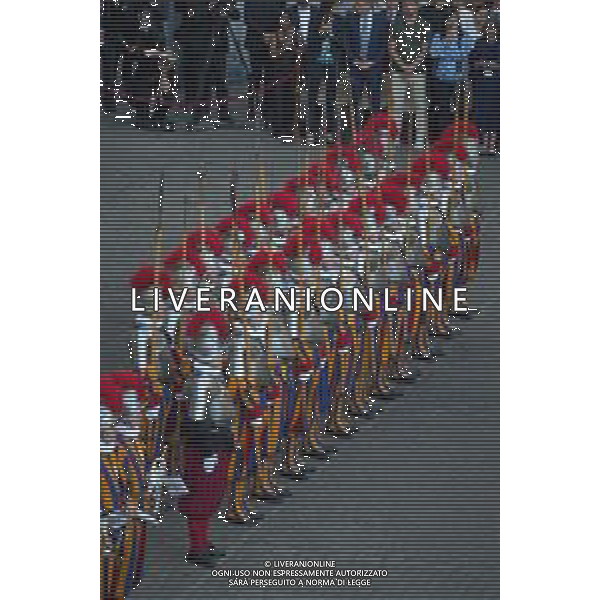 Citta’ del Vaticano 04 Ottobre 2025 Giuramento della Giuramento della Guardia Svizzera Pontificia alla presenza di Sua Santita’ Papa Leone XIV (non accadeva dal 1968 con Paolo VI) nel cortile di San Damaso del Palazzo Apostolico Nella foto: Foto Credit: Andrea Bracaglia- AGENZIA ALDO LIVERANI SAS