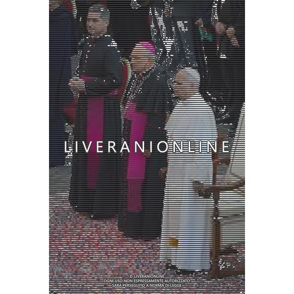 Citta’ del Vaticano 04 Ottobre 2025 Giuramento della Giuramento della Guardia Svizzera Pontificia alla presenza di Sua Santita’ Papa Leone XIV (non accadeva dal 1968 con Paolo VI) nel cortile di San Damaso del Palazzo Apostolico Nella foto: Papa Leone XIV Foto Credit: Andrea Bracaglia- AGENZIA ALDO LIVERANI SAS