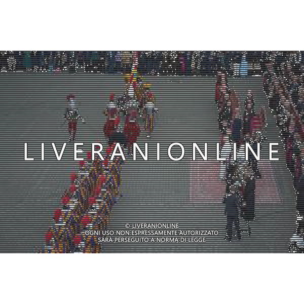 Citta’ del Vaticano 04 Ottobre 2025 Giuramento della Giuramento della Guardia Svizzera Pontificia alla presenza di Sua Santita’ Papa Leone XIV (non accadeva dal 1968 con Paolo VI) nel cortile di San Damaso del Palazzo Apostolico Nella foto: Papa Leone XIV Foto Credit: Andrea Bracaglia- AGENZIA ALDO LIVERANI SAS